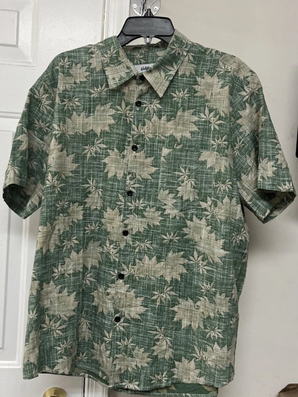 Vatpave Mens Green Maple Leaf Pattern Button Up Short Sleeve Shirt Size XL